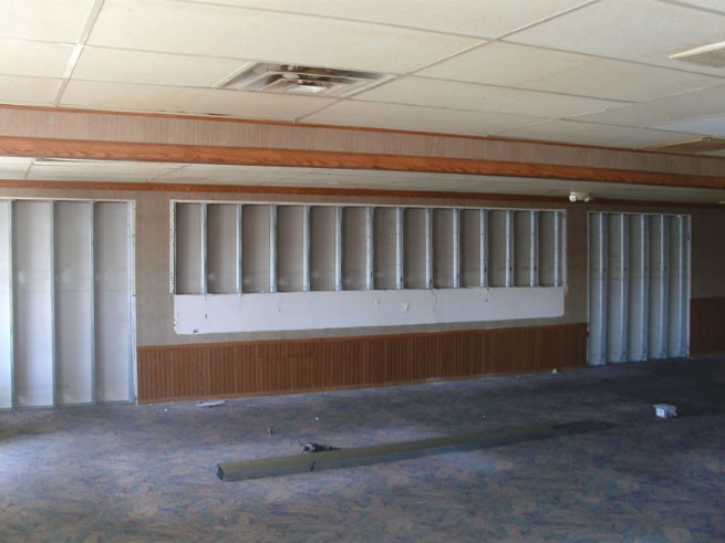restaurant-wall-construction