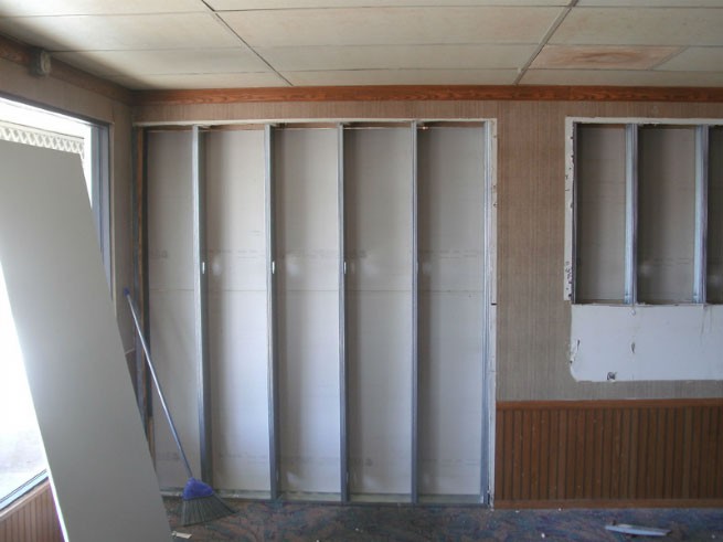restaurant-wall-fix